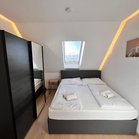 Modern Flat Vienna With Two Rooms Exterior photo