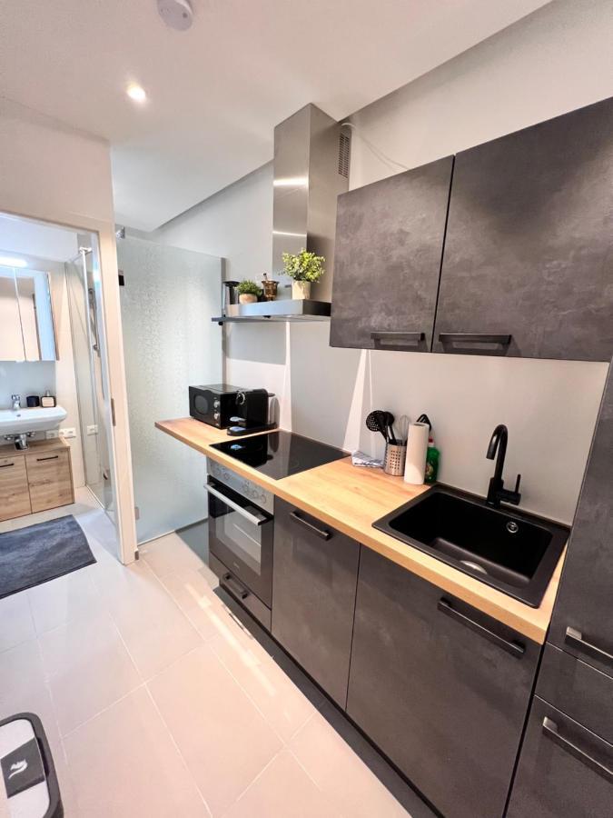 Modern Flat Vienna With Two Rooms Exterior photo